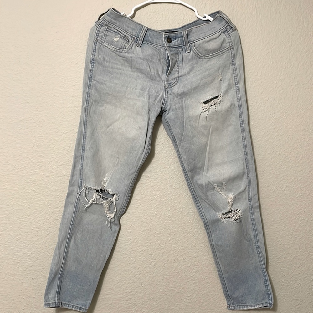 Hollister Vintage Ripped Boyfriend Jeans